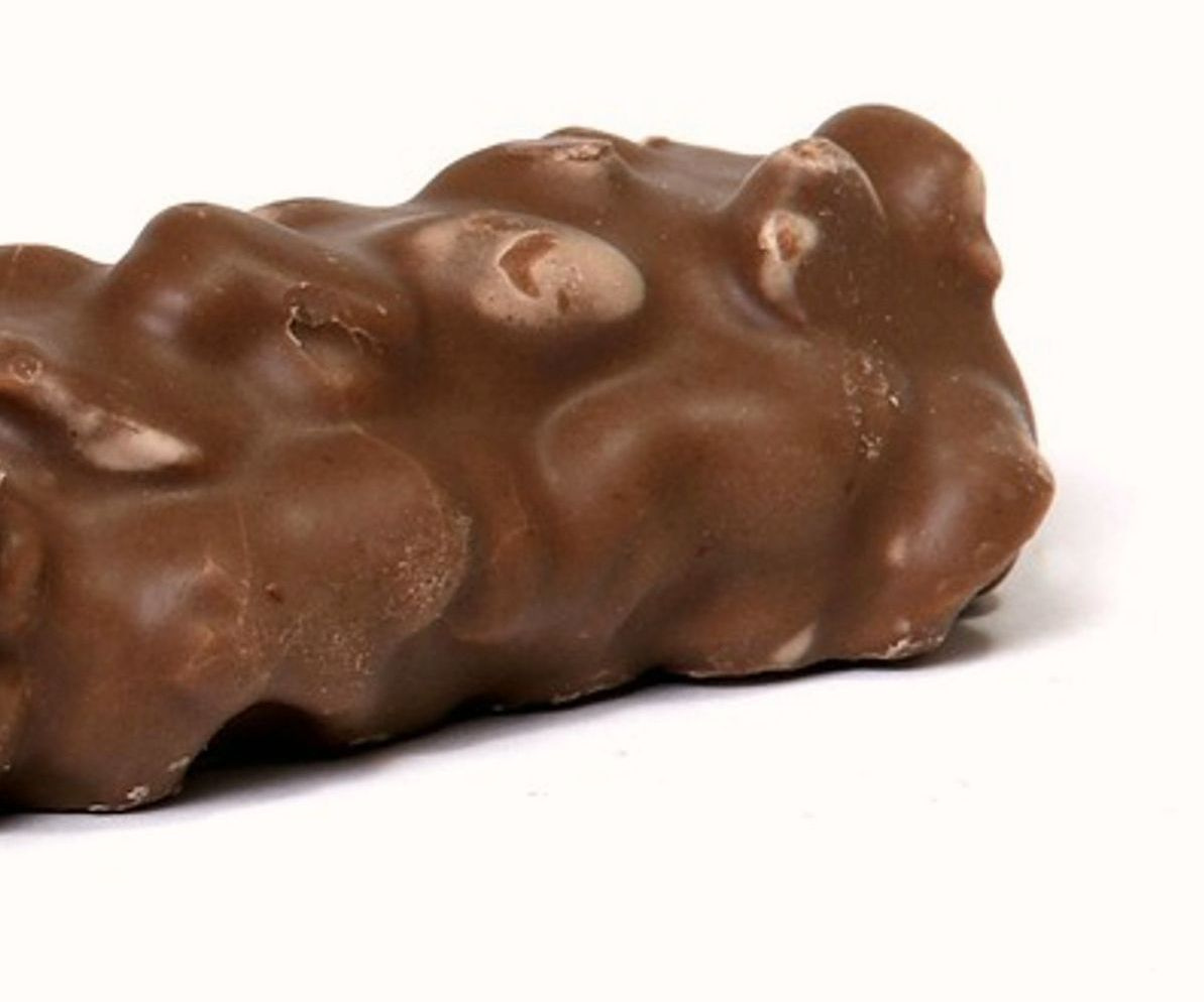 Vitrinas llenas de chocolates y bombones artesanales